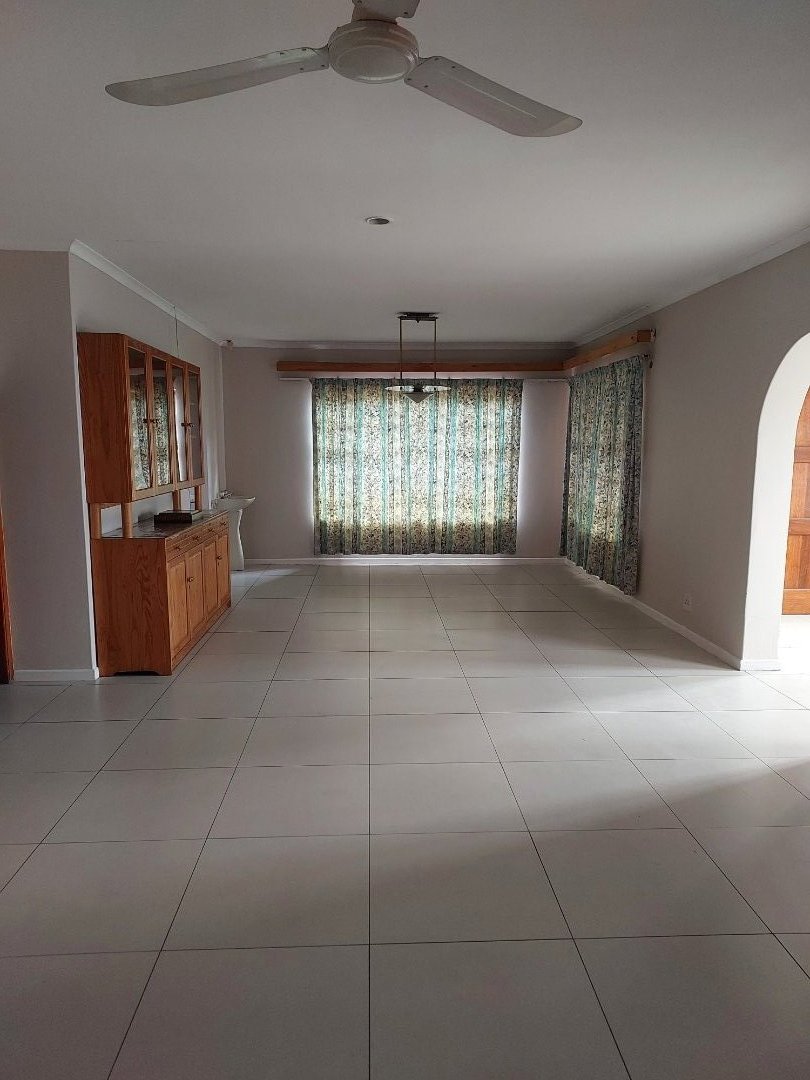 3 Bedroom Property for Sale in Uitenhage Upper Central Eastern Cape